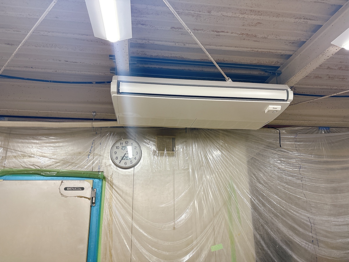 業務用エアコン 天吊りエアコン取付工事