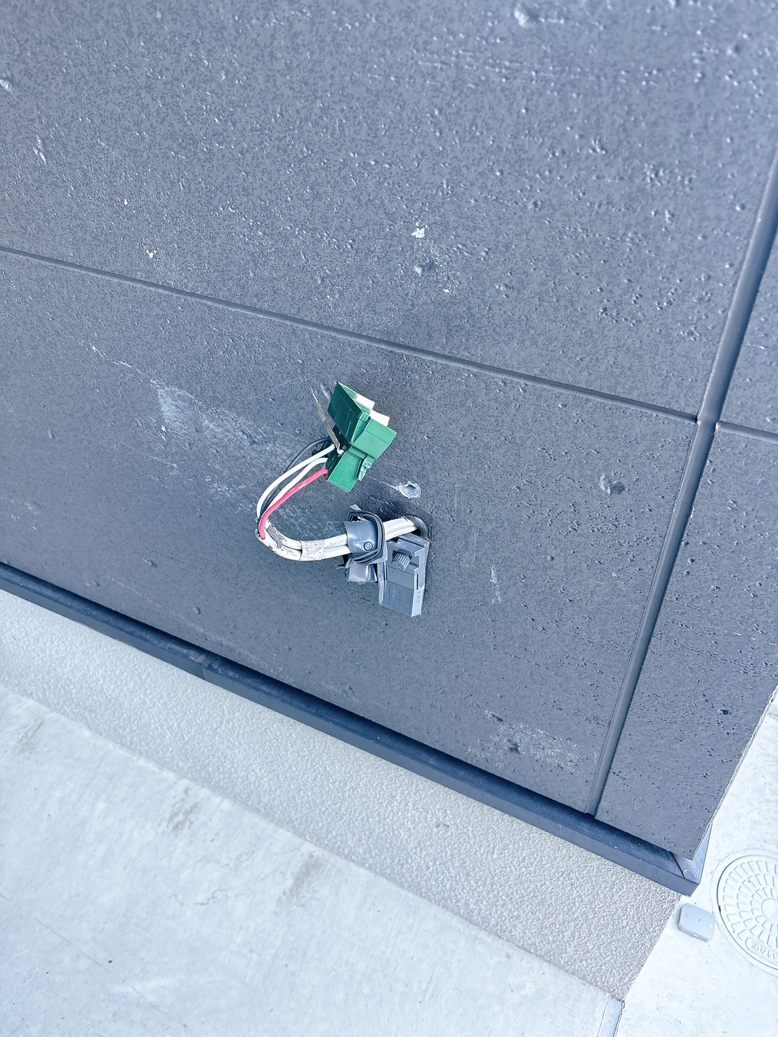 駐車場 防水コンセント取付工事